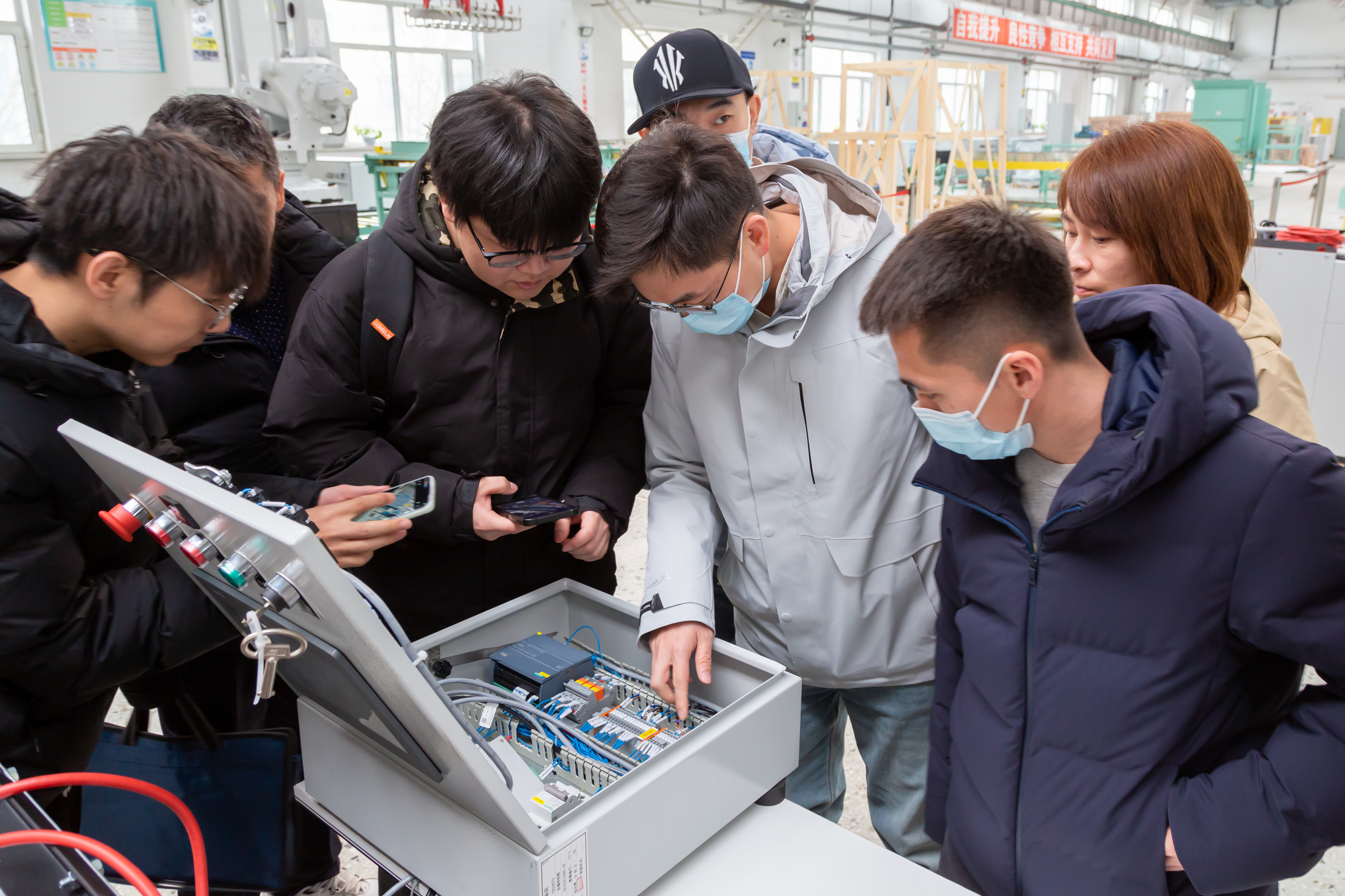 b9f917fe-4289-49a4-85a9-7d36f7718b31